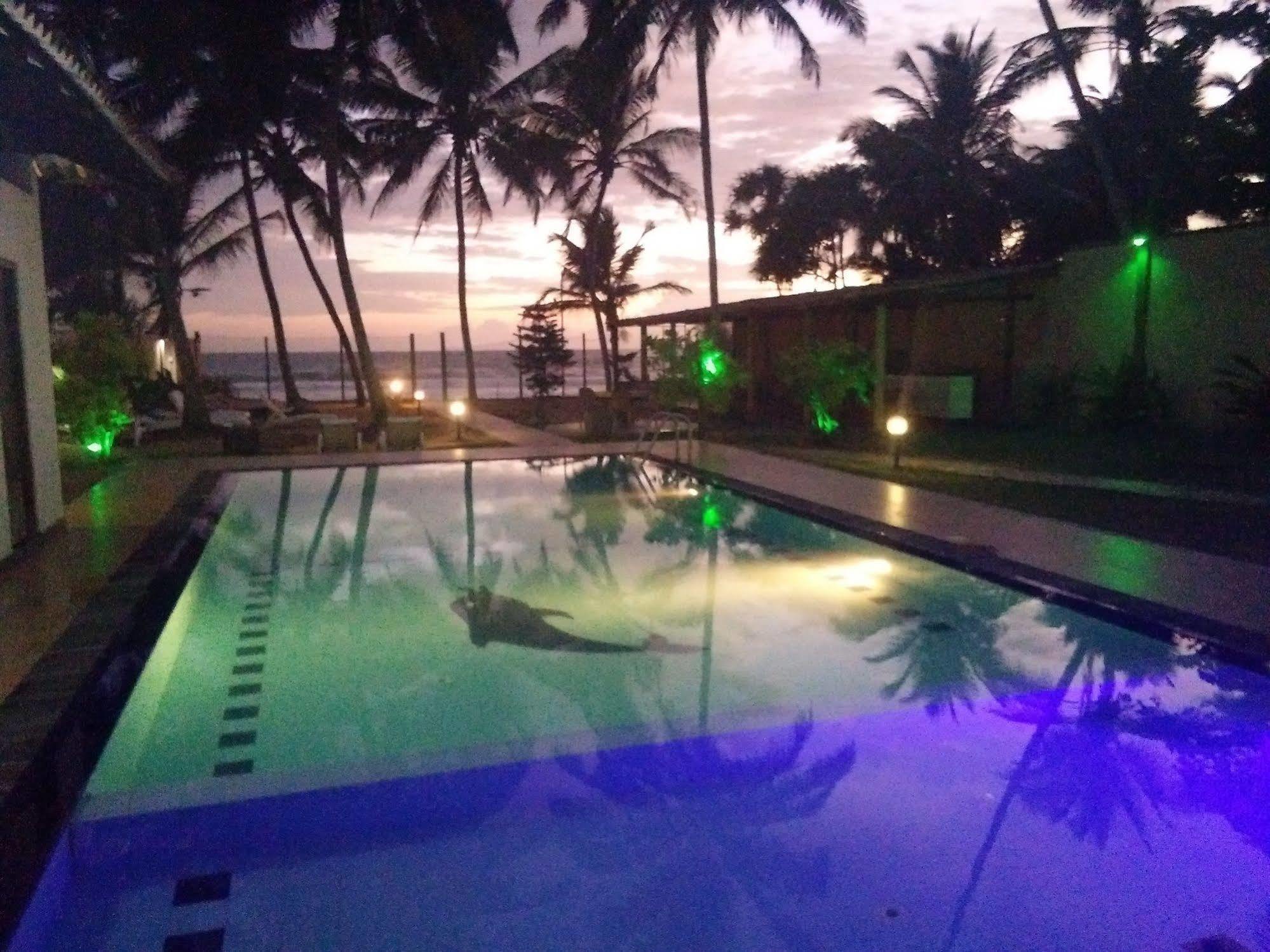 Hotel Ocean View Cottage Hikkaduwa Eksteriør bilde