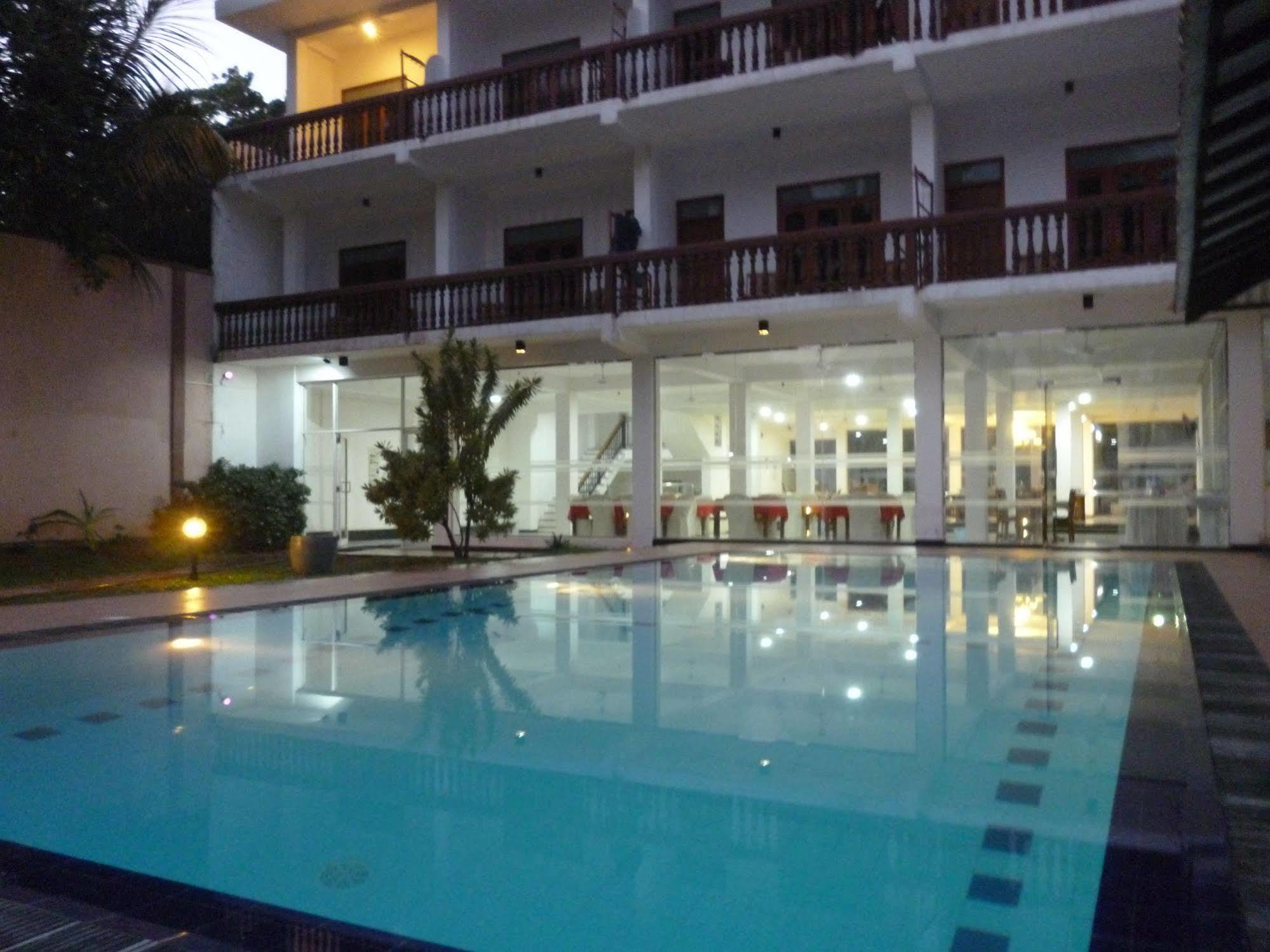 Hotel Ocean View Cottage Hikkaduwa Eksteriør bilde