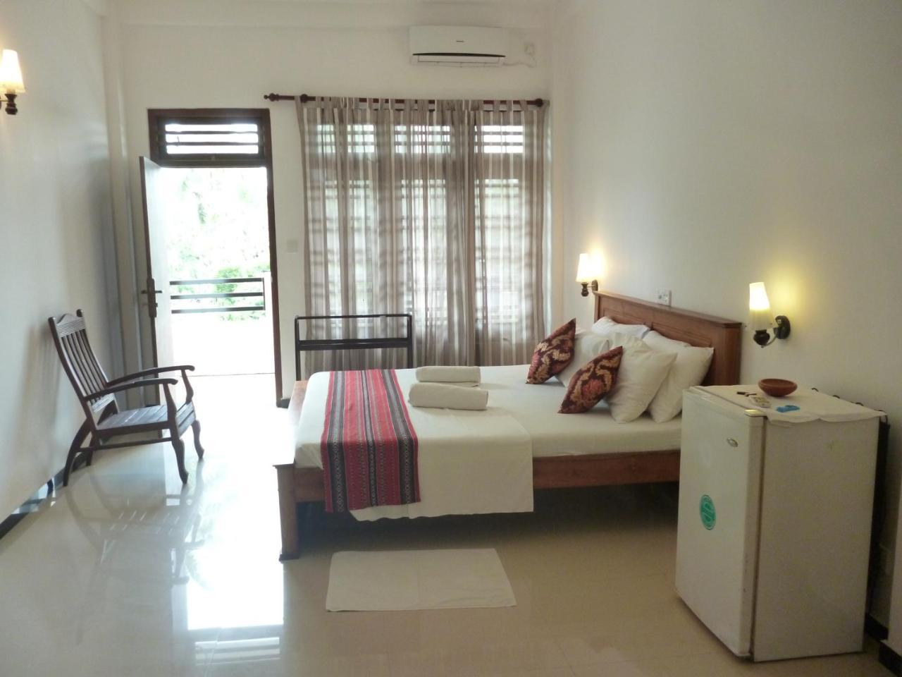 Hotel Ocean View Cottage Hikkaduwa Eksteriør bilde